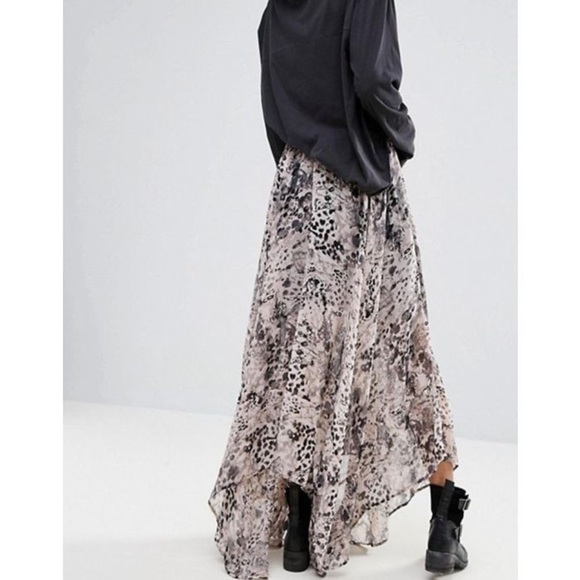 Religion Sheer Praise Skirt - Picture 2 of 6